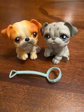 Littlest Pet Shop Bulldogs #46 #508 Plus LPS Leash